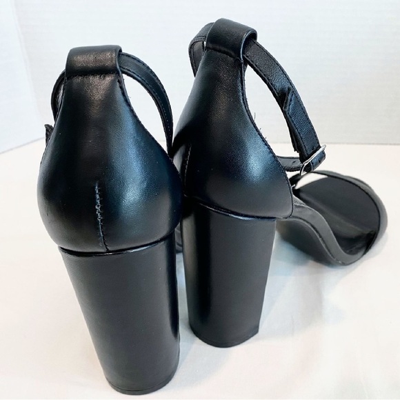 NWOT—Steve Madden “Carrson” Chunky Block Heel Sandles in Black Size 10 M - Picture 7 of 10
